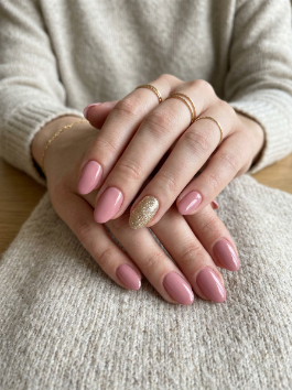 12. Glitter Accent Nails