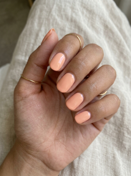 19. Soft Peach Nails