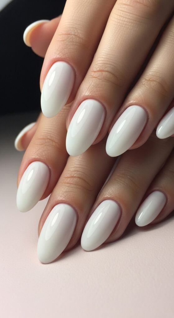 23. Milky White Short Nails